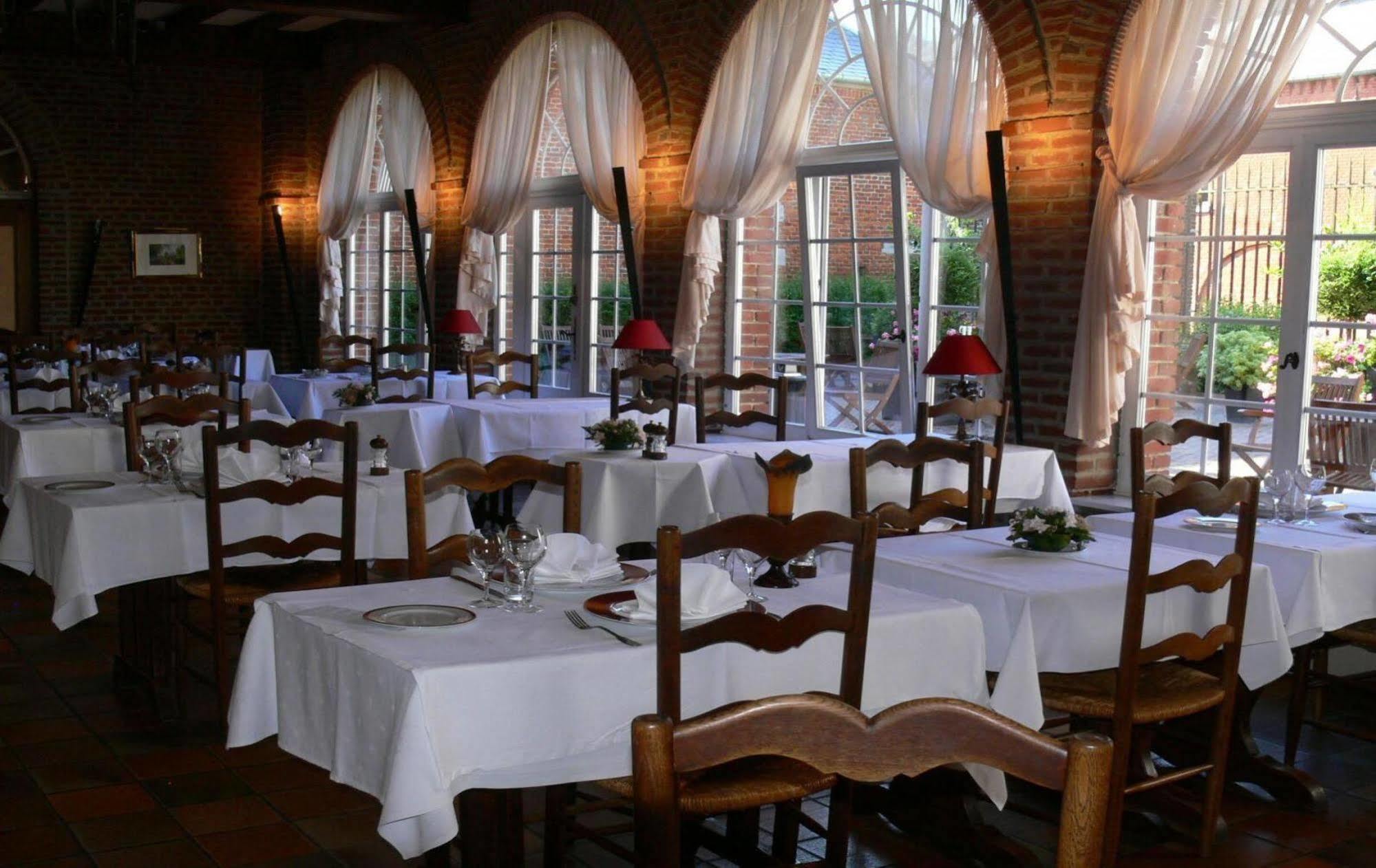 Logis - Chateau De La Motte - Hotel & Restaurant Liessies Zewnętrze zdjęcie